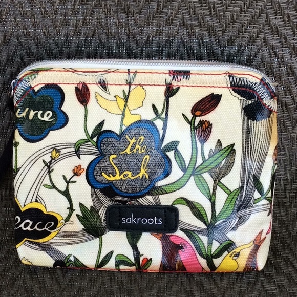 ❌SOLD❌ Sakroots Peace Crossbody and Wristlet Set - Picture 3 of 13